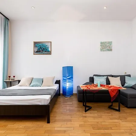 затишний відпочинок в центрі львова * Lvov