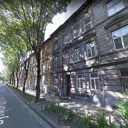 затишний відпочинок в центрі львова * 利沃夫